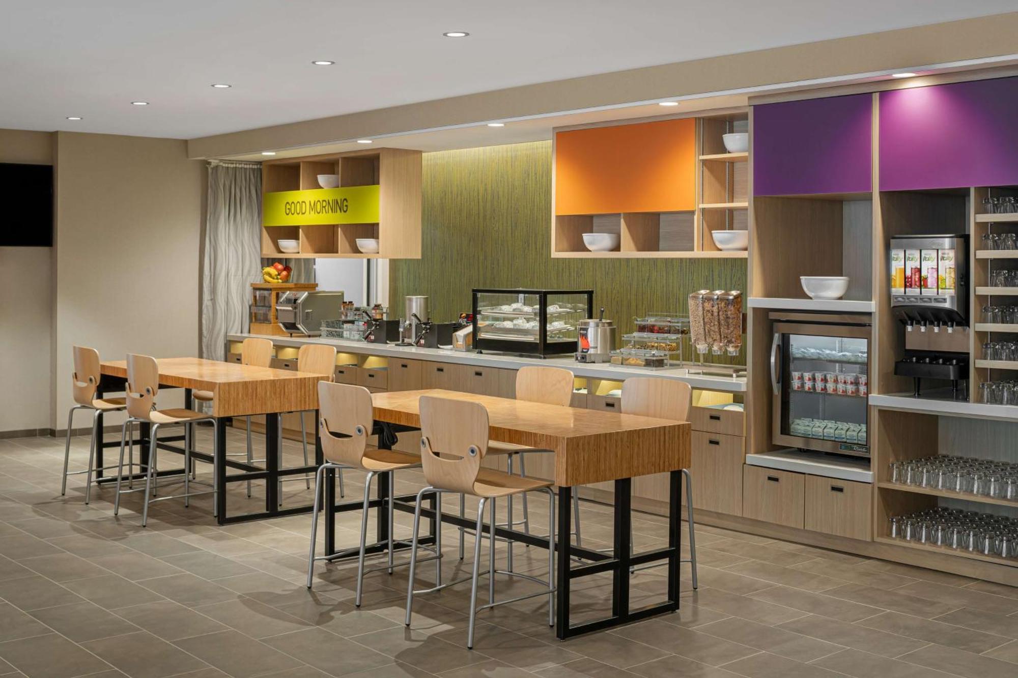 Home2 Suites By Hilton Des Moines At Drake University Exterior foto